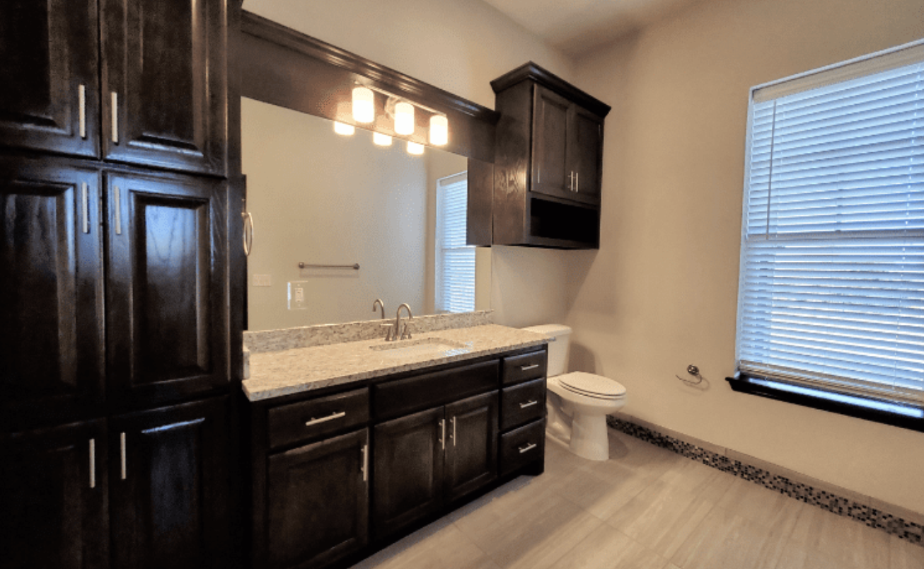 Grace Pointe 55+ Acive Adult Living Moore Oklahoma Bathroom view