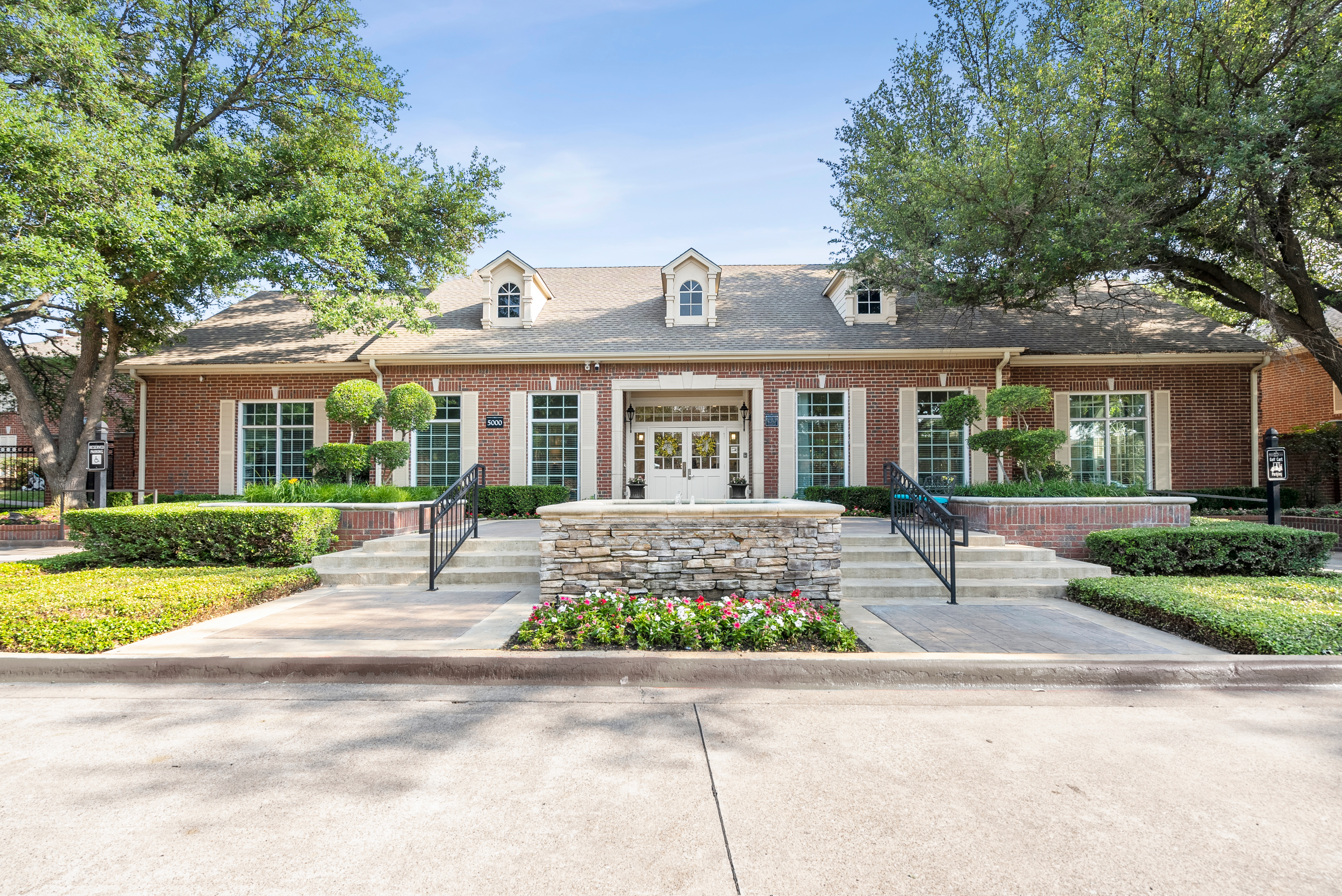 Preston Place Senior Living Community in Plano Texas