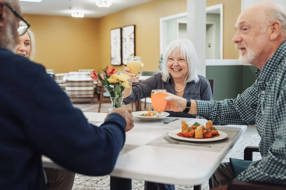 Fine Dining in Pine Ridge of Plumbrook Senior Living Sterling Heights, Michigan